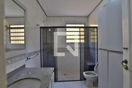 Casa à venda com 320m², 2 quartos e 2 vagasBanheiro 1