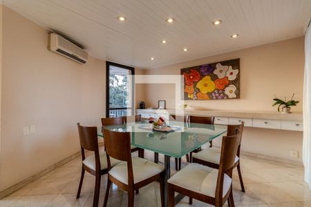 Apartamento à venda com 251m², 3 quartos e 3 vagas Apartamento à venda com 251m², 3 quartos e 3 vagasSala de Jantar