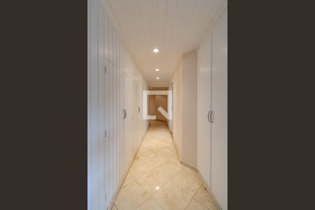 Apartamento à venda com 251m², 3 quartos e 3 vagas Apartamento à venda com 251m², 3 quartos e 3 vagasCorredor