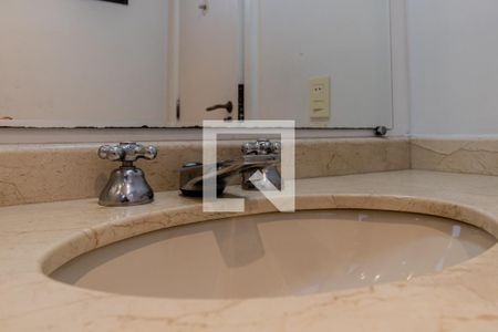 Apartamento à venda com 251m², 3 quartos e 3 vagas Apartamento à venda com 251m², 3 quartos e 3 vagasSuíte 3