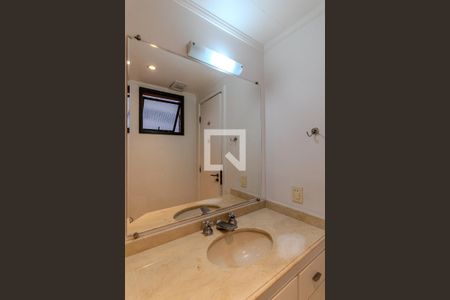 Apartamento à venda com 251m², 3 quartos e 3 vagas Apartamento à venda com 251m², 3 quartos e 3 vagasSuíte 3