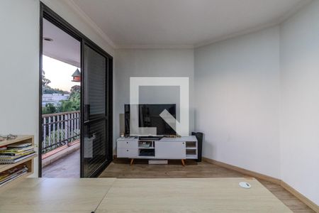 Apartamento à venda com 251m², 3 quartos e 3 vagas Apartamento à venda com 251m², 3 quartos e 3 vagasEscritório