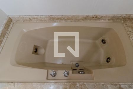 Apartamento à venda com 251m², 3 quartos e 3 vagas Apartamento à venda com 251m², 3 quartos e 3 vagasSuíte 1