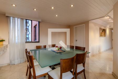 Apartamento à venda com 251m², 3 quartos e 3 vagas Apartamento à venda com 251m², 3 quartos e 3 vagasSala de Jantar