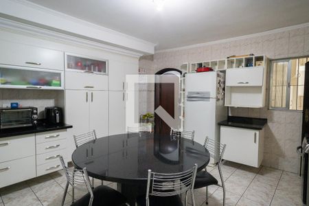 Casa à venda com 215m², 4 quartos e 3 vagasCozinha 
