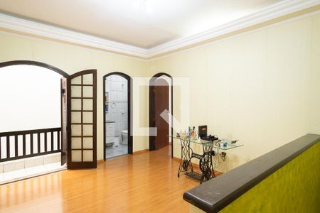 Casa à venda com 215m², 4 quartos e 3 vagasSala de TV