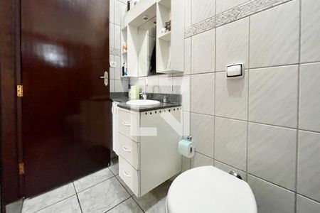 Casa à venda com 215m², 4 quartos e 3 vagasBanheiro - Suíte 2