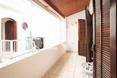 Casa à venda com 215m², 4 quartos e 3 vagasSacada - Quartos