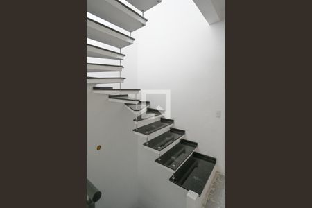 Casa à venda com 144m², 3 quartos e 2 vagasEscadas