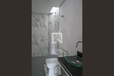 Casa à venda com 144m², 3 quartos e 2 vagasBanheiro