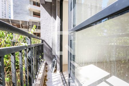 Varanda de kitnet/studio para alugar com 1 quarto, 26m² em Cidade Jardim, São Paulo