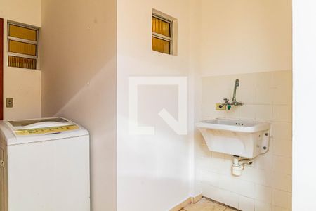 Casa à venda com 210m², 3 quartos e 2 vagasLavanderia