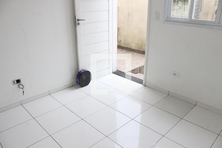Sala de casa para alugar com 2 quartos, 67m² em Parque São Vicente, São Vicente