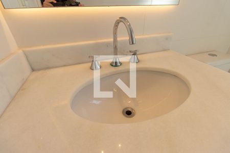 Apartamento para alugar com 71m², 2 quartos e 1 vaga Apartamento para alugar com 71m², 2 quartos e 1 vagaBanheiro da Suíte 1