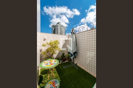  Varanda de apartamento à venda com 2 quartos, 85m² em Alto Barroca, Belo Horizonte