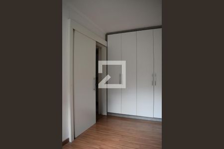 Quarto 1 de apartamento para alugar com 2 quartos, 48m² em Juvevê, Curitiba