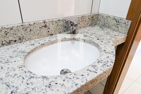 Apartamento à venda com 180m², 2 quartos e 20 vagasBanheiro do apto 1