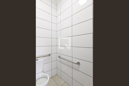 Apartamento à venda com 180m², 2 quartos e 20 vagasBanheiro externo