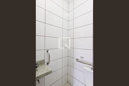 Apartamento à venda com 180m², 2 quartos e 20 vagasBanheiro externo
