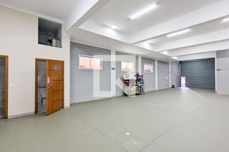 Apartamento à venda com 180m², 2 quartos e 20 vagasSalão