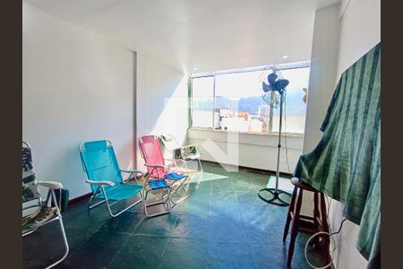 Apartamento para alugar com 75m², 3 quartos e sem vaga Apartamento para alugar com 75m², 3 quartos e sem vagaSala