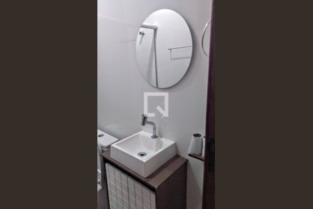 Banheiro de apartamento à venda com 2 quartos, 52m² em Planalto, Belo Horizonte