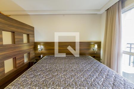 Kitnet - cama de casal de apartamento para alugar com 1 quarto, 34m² em Centro, Curitiba