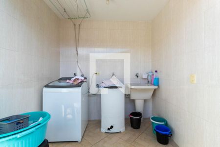 Casa à venda com 110m², 3 quartos e 2 vagasLavanderia