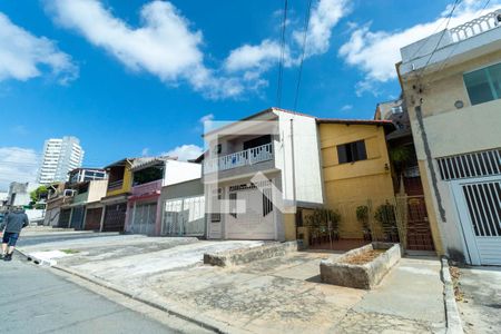 Casa à venda com 110m², 3 quartos e 2 vagasFachada