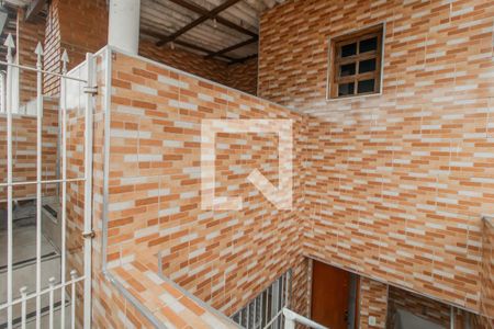 Casa para alugar com 110m², 3 quartos e 2 vagasEscada da Area de Serviço