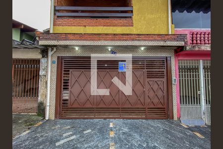 Casa para alugar com 110m², 3 quartos e 2 vagasFachada