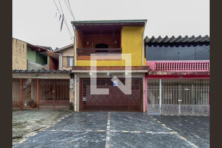 Casa para alugar com 110m², 3 quartos e 2 vagasFachada