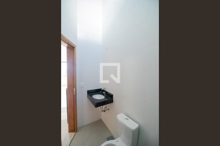 Casa à venda com 119m², 3 quartos e 2 vagasBanheiro Social