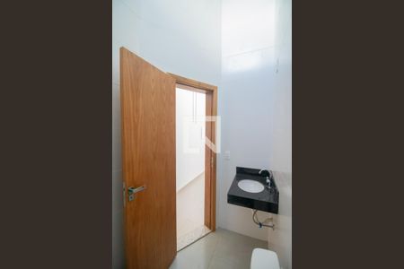 Casa à venda com 119m², 3 quartos e 2 vagasBanheiro Social