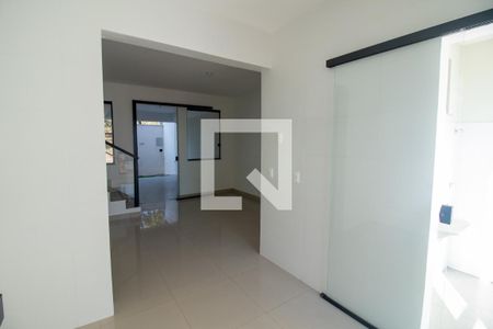 Casa à venda com 119m², 3 quartos e 2 vagasCozinha