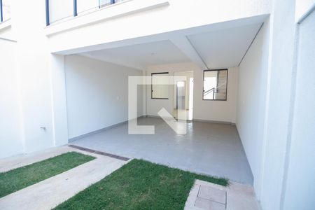 Casa à venda com 119m², 3 quartos e 2 vagasGaragem