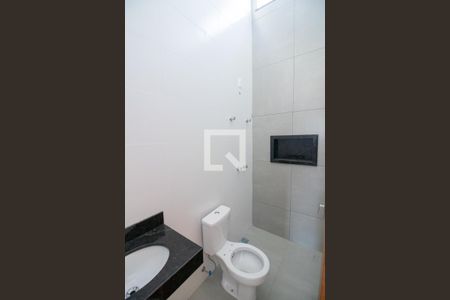 Casa à venda com 119m², 3 quartos e 2 vagasBanheiro Social