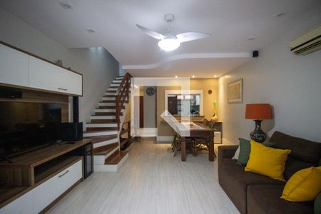 Sala de casa de condomínio à venda com 3 quartos, 200m² em Recreio dos Bandeirantes, Rio de Janeiro