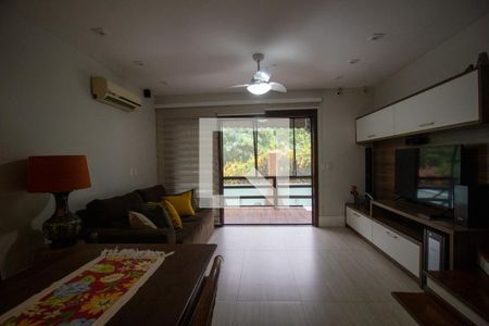 Sala de casa de condomínio para alugar com 3 quartos, 200m² em Recreio dos Bandeirantes, Rio de Janeiro