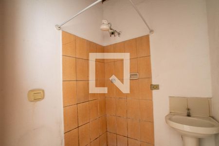 Banheiro de kitnet/studio para alugar com 1 quarto, 34m² em Jardim Cocaia, Guarulhos
