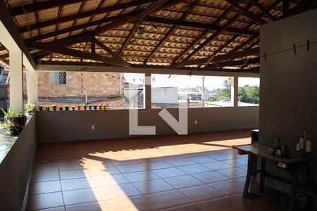 Casa à venda com 330m², 4 quartos e 6 vagasVaranda e Area de serviço