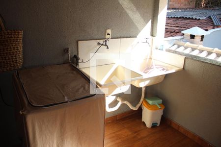 Casa à venda com 330m², 4 quartos e 6 vagasVaranda e Area de serviço