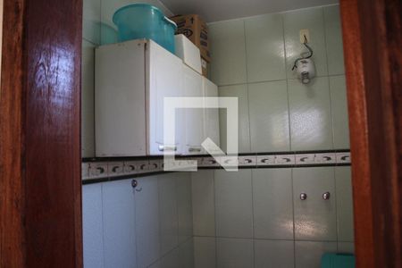 Casa à venda com 330m², 4 quartos e 6 vagasBanheiro 2