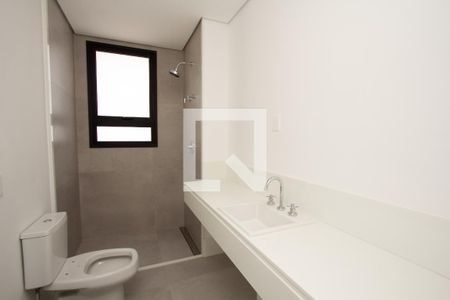 Apartamento à venda com 375m², 4 quartos e 4 vagasBanheiro da Suíte 2