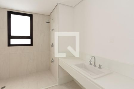 Apartamento à venda com 375m², 4 quartos e 4 vagasBanheiro 2 da Suíte 4