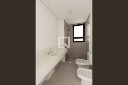 Apartamento à venda com 375m², 4 quartos e 4 vagasBanheiro da Suíte 3