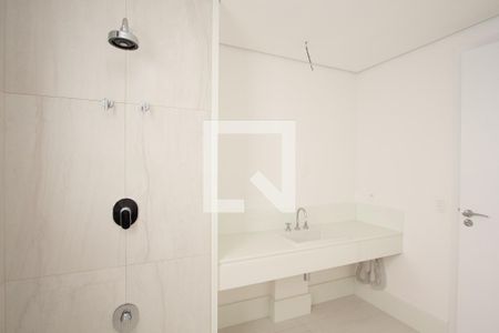 Apartamento à venda com 375m², 4 quartos e 4 vagasBanheiro 2 da Suíte 4