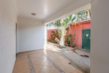 Casa à venda com 500m², 6 quartos e 3 vagas Casa à venda com 500m², 6 quartos e 3 vagasHall de Entrada