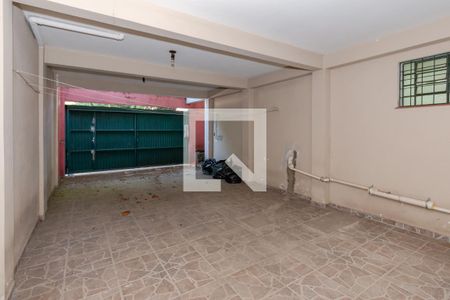 Casa à venda com 500m², 6 quartos e 3 vagas Casa à venda com 500m², 6 quartos e 3 vagasGaragem