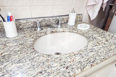 Casa à venda com 174m², 3 quartos e 2 vagasBanheiro